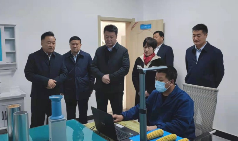 酒泉市政府黨組成員、副市長(zhǎng)哈里別克來(lái)敦煌種業(yè)調(diào)研指導(dǎo)工作